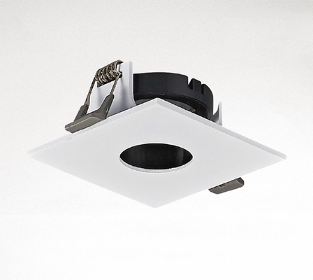 A instalação oval do projeto da forma do alojamento redondo do quadrado Mr16 Downlight do furo
