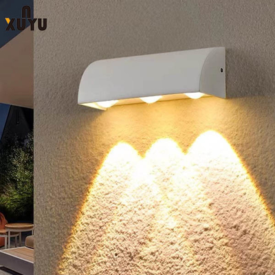 A parede moderna luminosa do diodo emissor de luz ilumina 3W/9W impermeável fora das luzes da parede